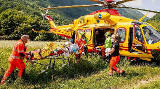 Escursionista tedesca muore dopo caduta di 100 metri tra Biella e Valle d’Aosta