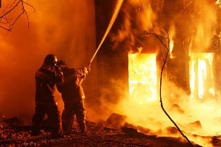Mongrando - Capanno in fiamme nella notte: nessun ferito, indagini in corso