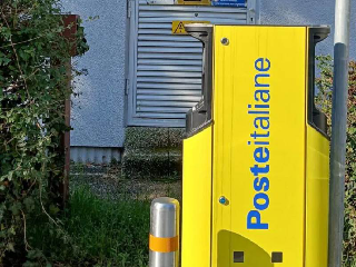 Alessandria - Poste Italiane installa colonnine di ricarica in tutta la provincia con il progetto Polis