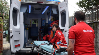 Biella - Tamponamento tra due auto: donna ferita lievemente in via per Candelo