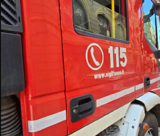 Biella - Due auto in fiamme nella notte: indagini in corso