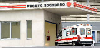 Zubiena - Perde il controllo dell’auto e si schianta contro un muretto: 67enne forse colpito da ictus