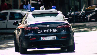 Notte di furti nel Biellese: colpiti un’abitazione a Sandigliano e un negozio a Gaglianico