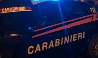 Viverone - Auto fuori strada nella notte: ferita una giovane passeggera