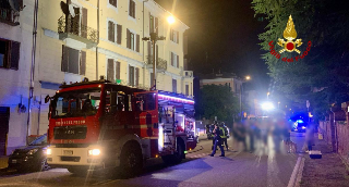 Biella - Incendio in uno scantinato di via Milano: evacuate le famiglie nella notte