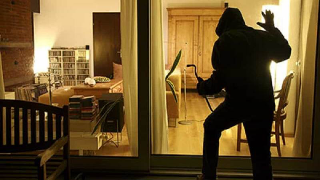 Crevacuore - Furto in una casa di vacanza: rubati monete e oggetti d’arredo