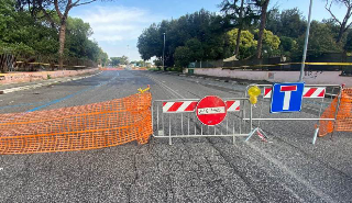 Biella - Nuova voragine sulla Strada della Nera: traffico bloccato per crollo fognatura