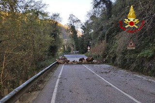 Frana sulla SP 200 tra Zumaglia e Pettinengo: strada chiusa per sicurezza