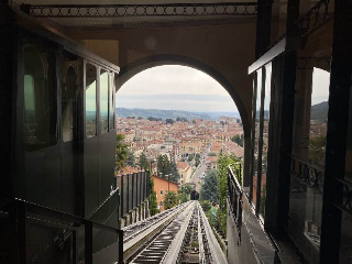 Biella - Riparato il guasto alla funicolare, attiva la ZTL estiva al Piazzo