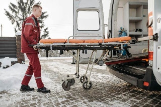 Verrone - Infortunio sul lavoro: operaio 57enne cade da una scala